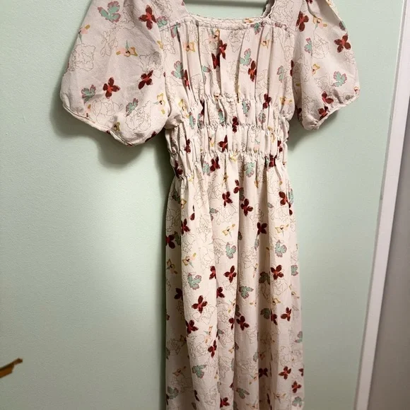 Floral Maxi Dress in Cream with Red Accents - Picture 4 of 5